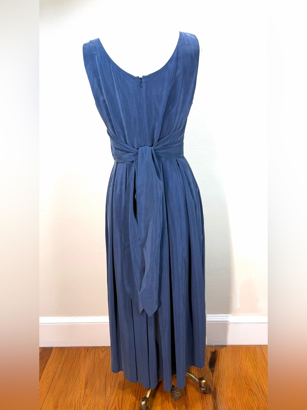 J. Peterman 100% Silk Navy Sleeveless Pleated Maxi Dress - Picture 4 of 8